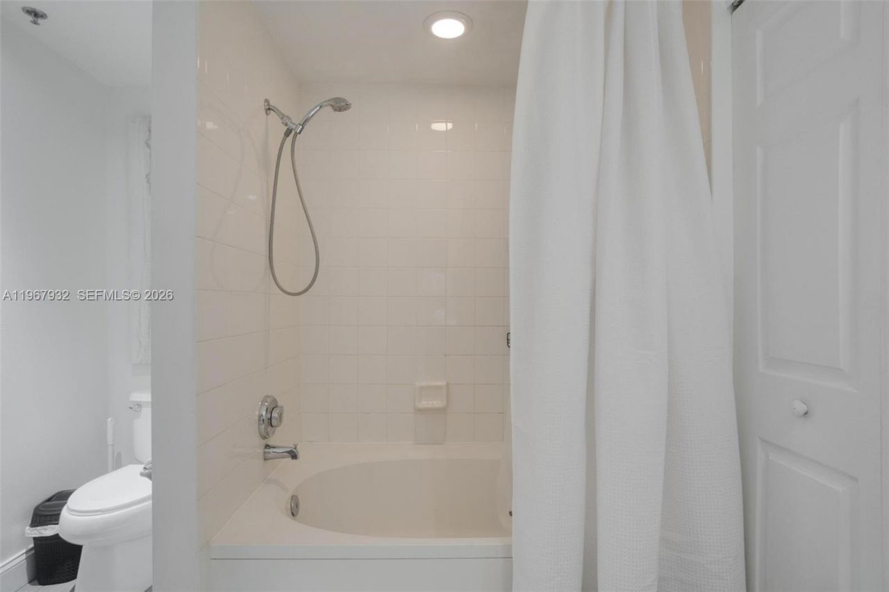 3145 NE 184th St, Unit 5102, Aventura, FL 33160 Photo