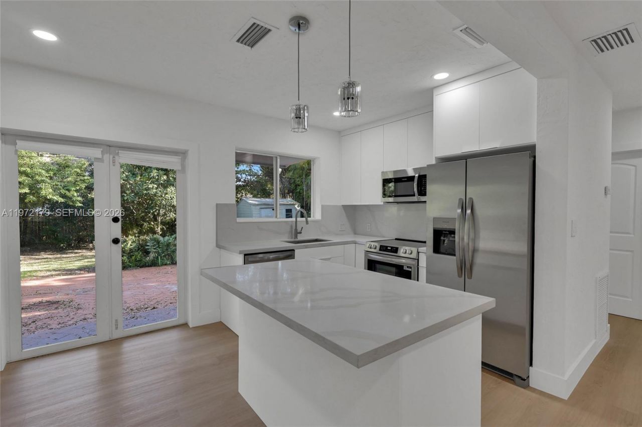 5111 SW 73rd Ter , Miami, FL 33143 Photo