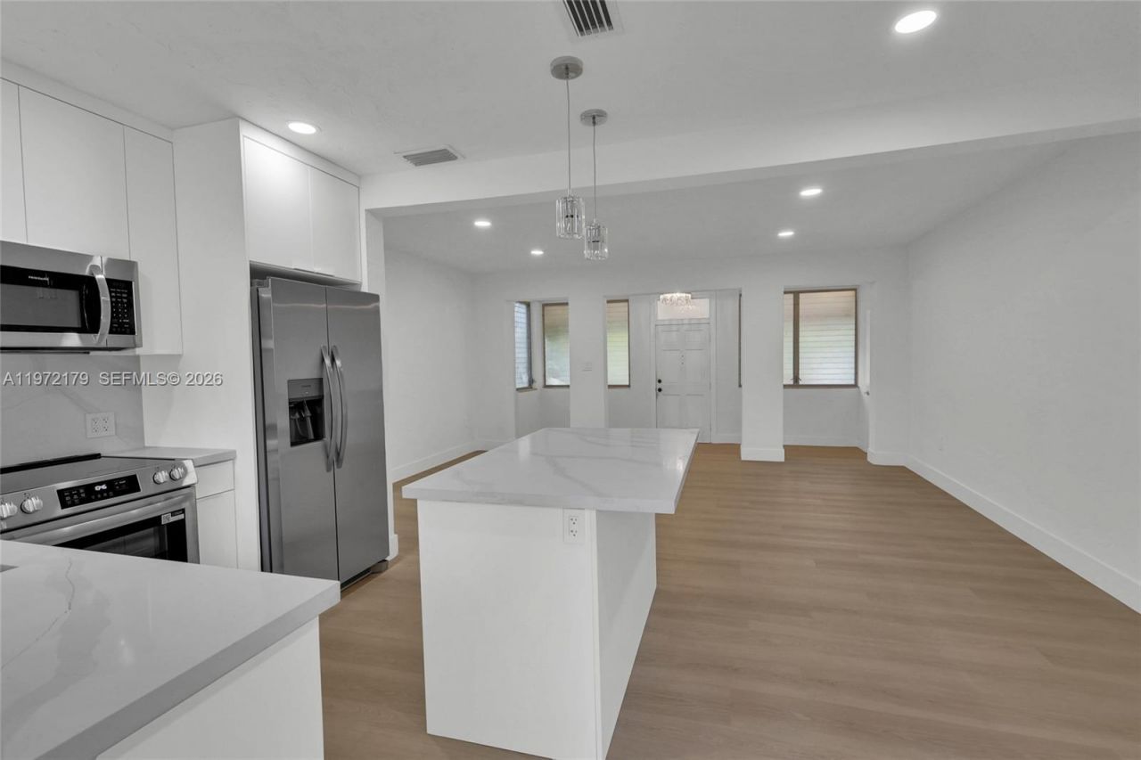 5111 SW 73rd Ter , Miami, FL 33143 Photo