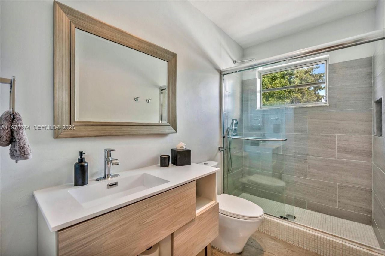 1821 Jefferson Ave , Unit 301, Miami Beach, FL 33139 Photo