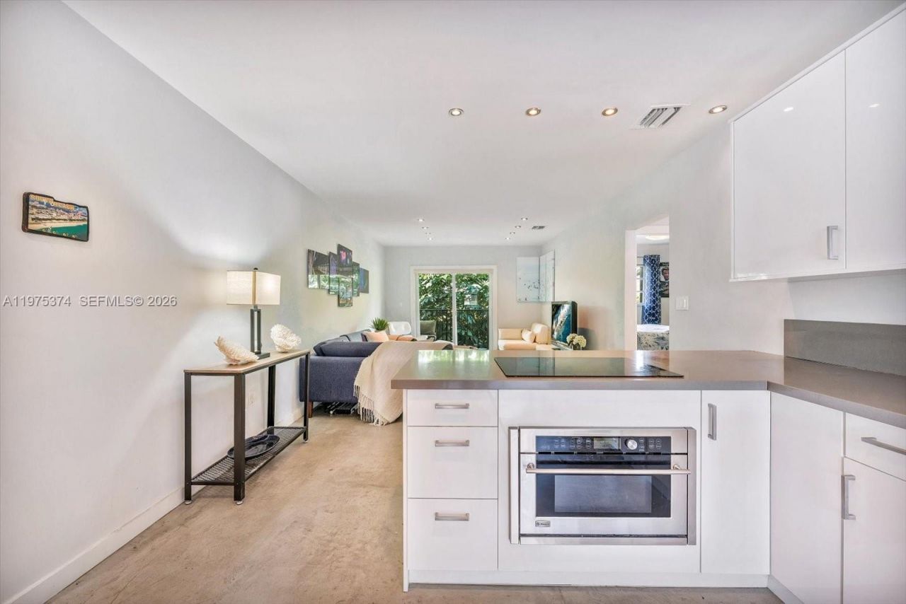 1821 Jefferson Ave , Unit 301, Miami Beach, FL 33139 Photo