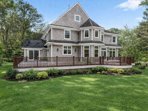 1 Puddingstone Cir, Westport, MA 02790