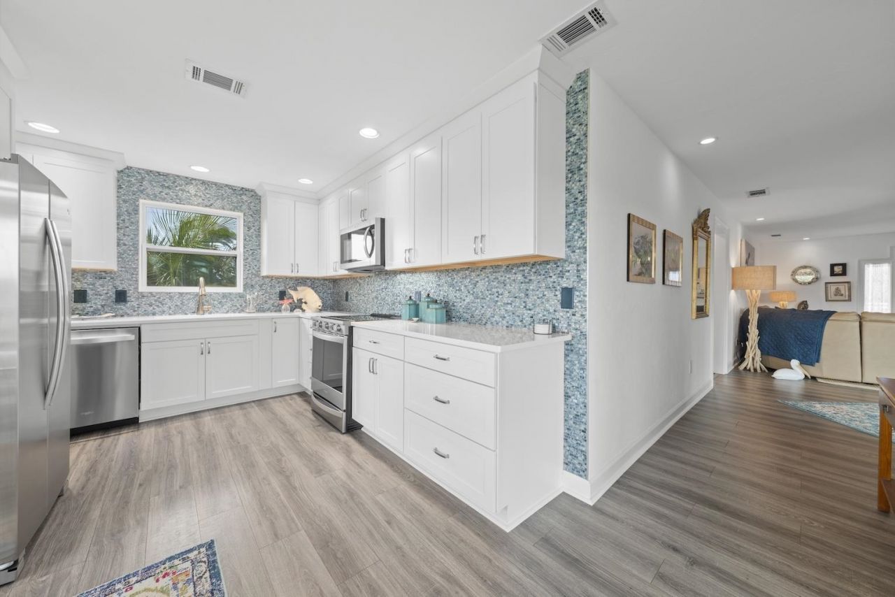 6093 Henderson Road, Sanibel, FL 33957 Photo