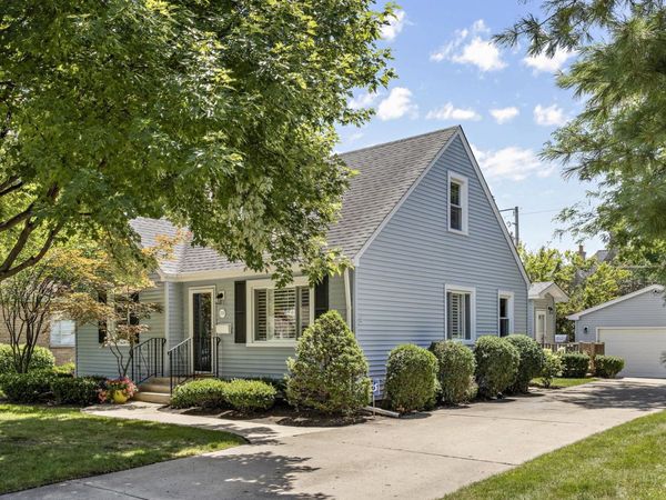 2329 Illinois Road, Northbrook, IL 60062