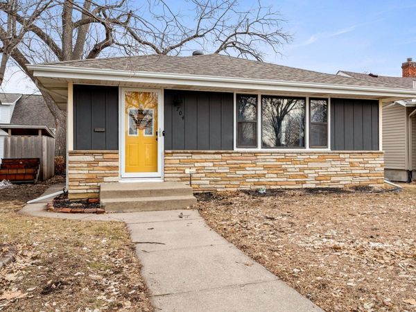 2704 W 60th Street, Minneapolis, MN 55410
