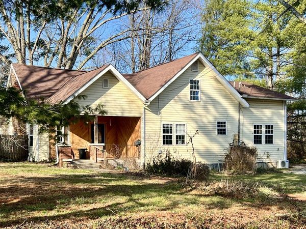 426 Rosedale Ave, Jamestown, TN 38556