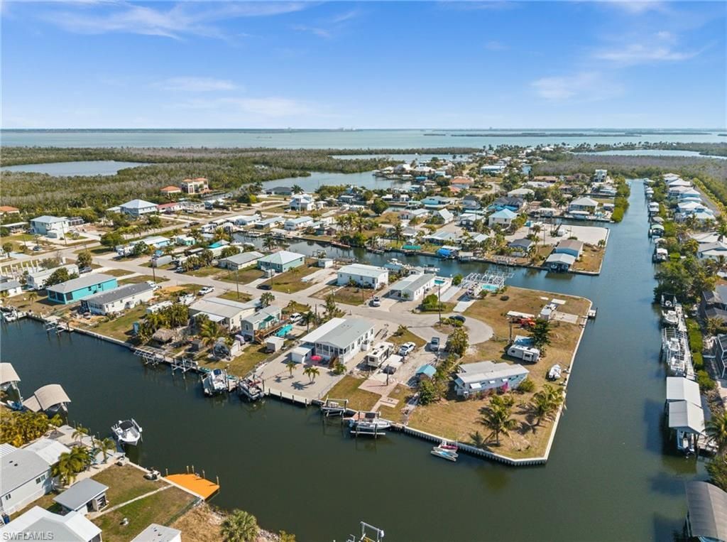 2705 Patterson Ct , Saint James City, FL 33956 Photo