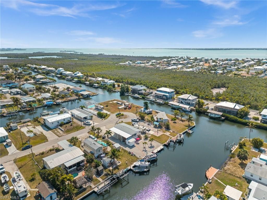 2705 Patterson Ct , Saint James City, FL 33956 Photo