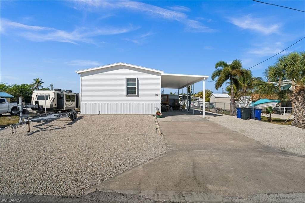 2705 Patterson Ct , Saint James City, FL 33956 Photo