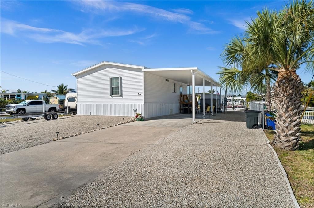 2705 Patterson Ct , Saint James City, FL 33956 Photo