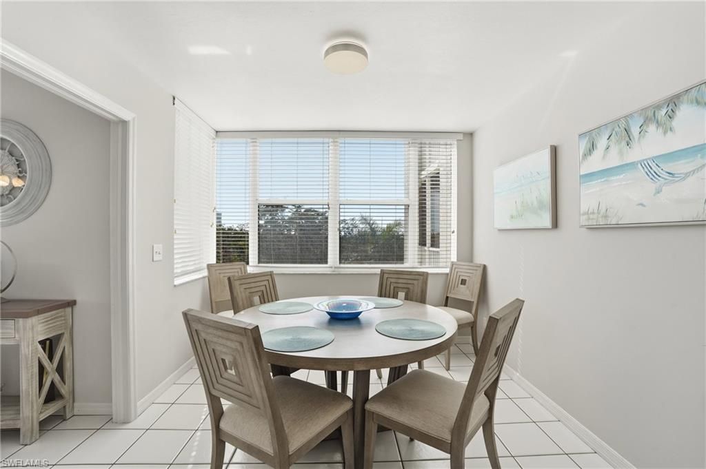 5550 Heron Point Dr, Unit 304, Naples, FL 34108 Photo