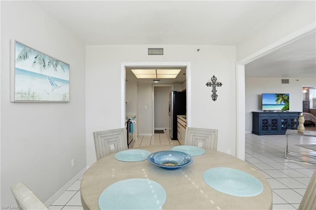 5550 Heron Point Dr, Unit 304, Naples, FL 34108 Photo