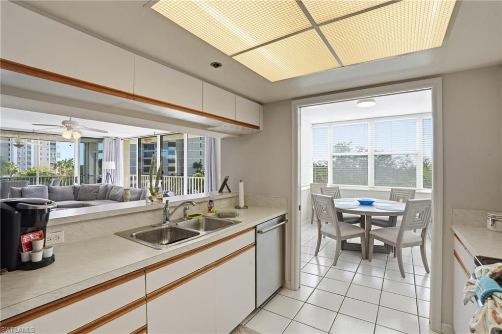 5550 Heron Point Dr, Unit 304, Naples, FL 34108 Photo