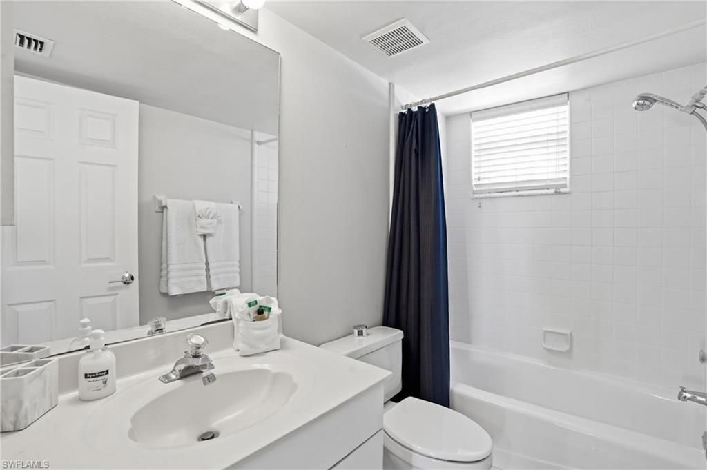 5550 Heron Point Dr, Unit 304, Naples, FL 34108 Photo