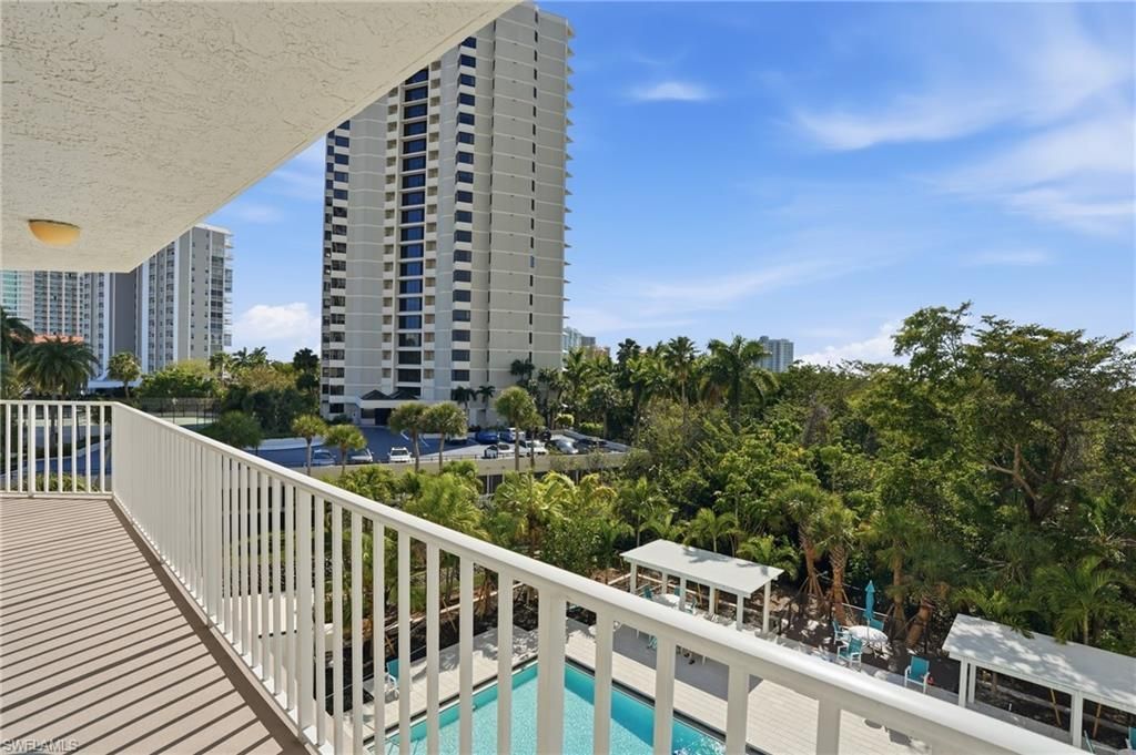 5550 Heron Point Dr, Unit 304, Naples, FL 34108 Photo