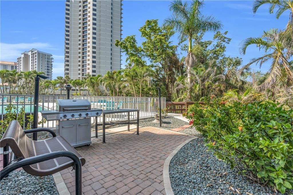 5550 Heron Point Dr, Unit 304, Naples, FL 34108 Photo