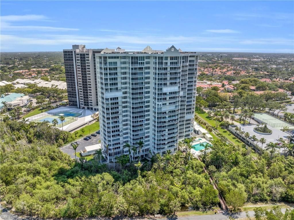 5550 Heron Point Dr, Unit 304, Naples, FL 34108 Photo