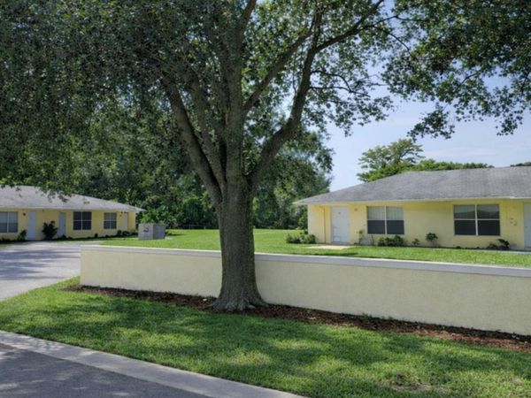 951 King Orange Dr, Fort Pierce, FL 34982