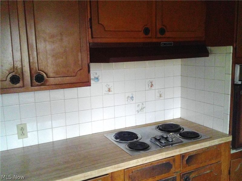 370 North Drive, Lorain, OH 44053 Photo 2