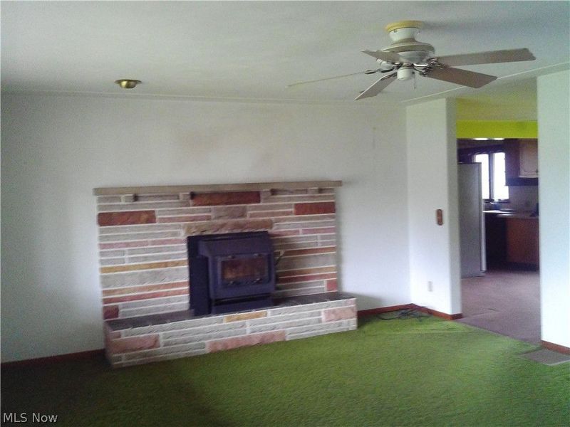 370 North Drive, Lorain, OH 44053 Photo 4