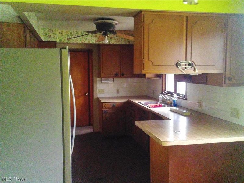 370 North Drive, Lorain, OH 44053 Photo 7