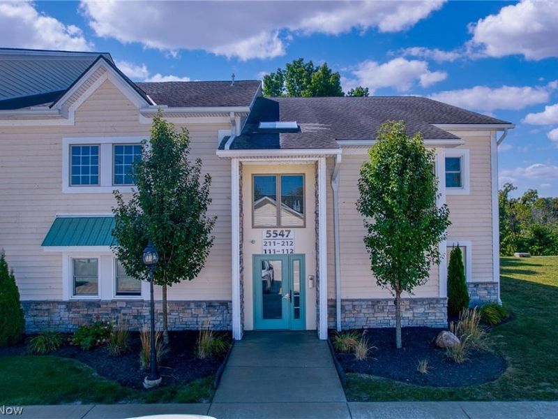 5547 Beavercrest Drive, Unit 211, Lorain, OH 44053 Photo 1