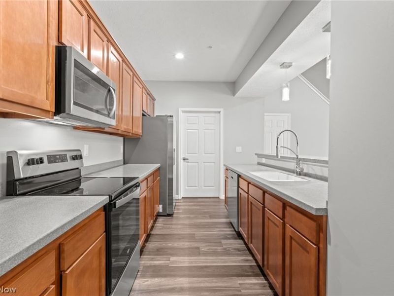 5547 Beavercrest Drive, Unit 211, Lorain, OH 44053 Photo 15