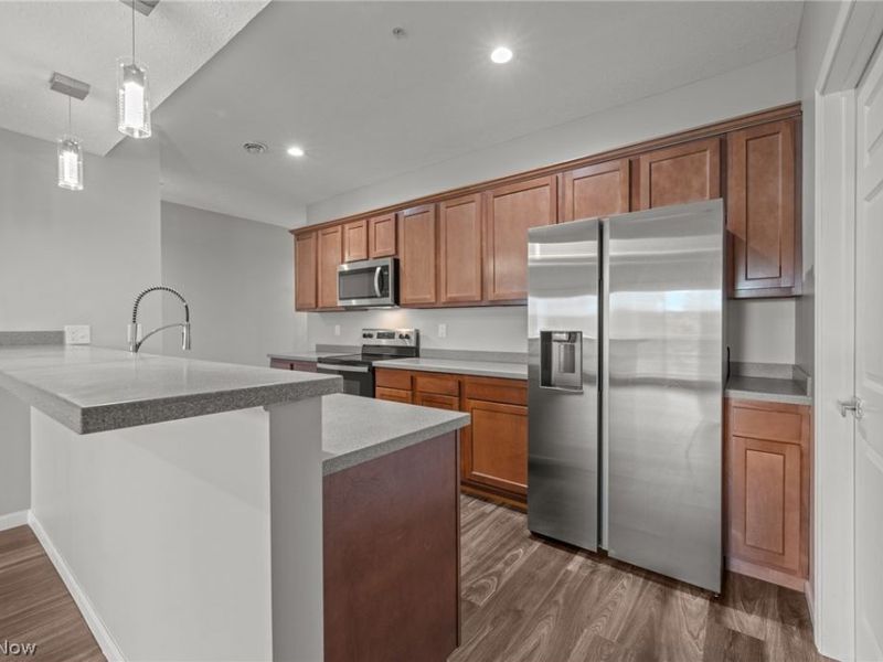 5547 Beavercrest Drive, Unit 211, Lorain, OH 44053 Photo 18