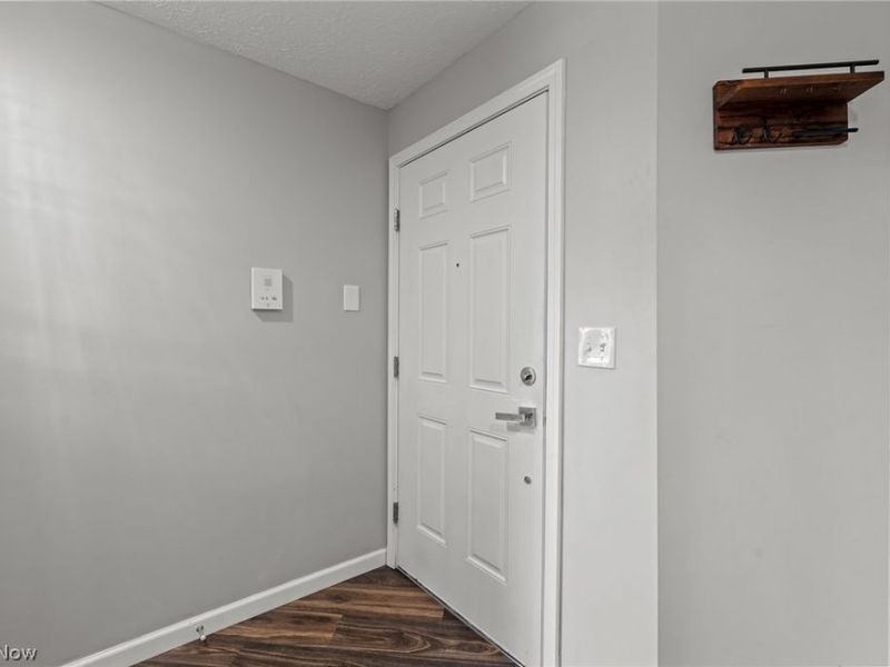 5547 Beavercrest Drive, Unit 211, Lorain, OH 44053 Photo 4