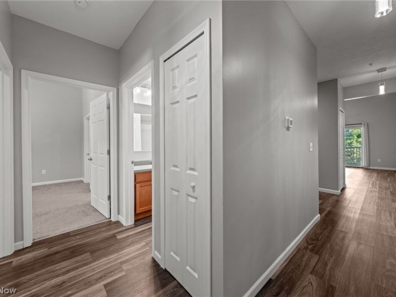 5547 Beavercrest Drive, Unit 211, Lorain, OH 44053 Photo 5