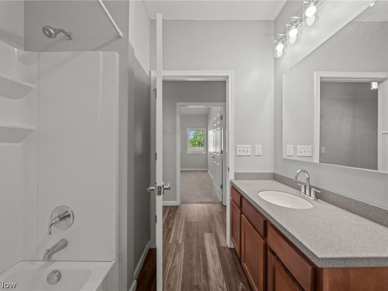 5547 Beavercrest Drive, Unit 211, Lorain, OH 44053 Photo 9