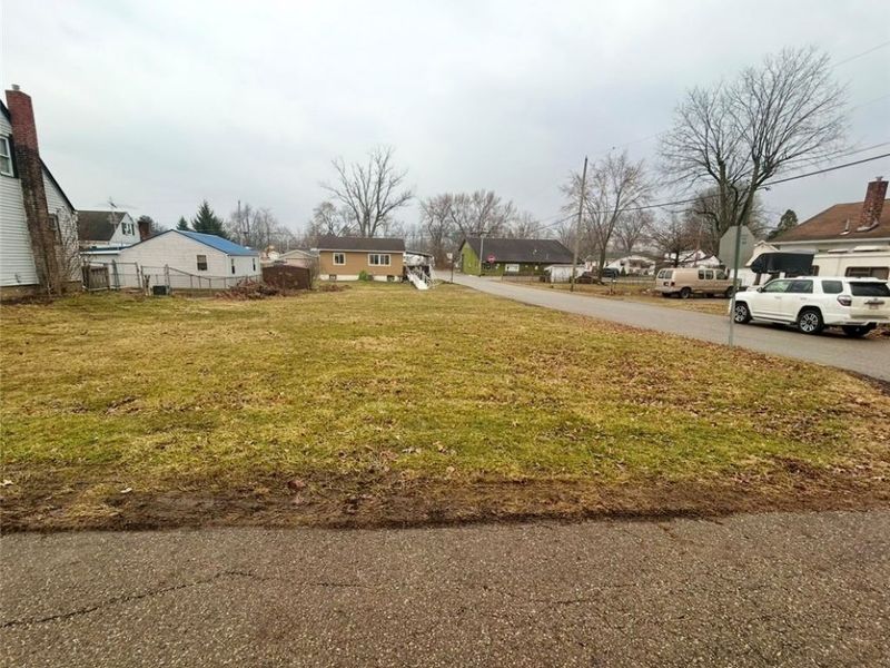 2616 Taft Avenue NE, Canton, OH 44705 Photo 1