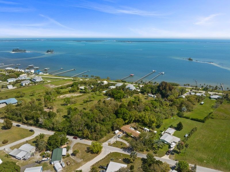 13095 N Indian River Drive, Sebastian, FL 32958 Photo