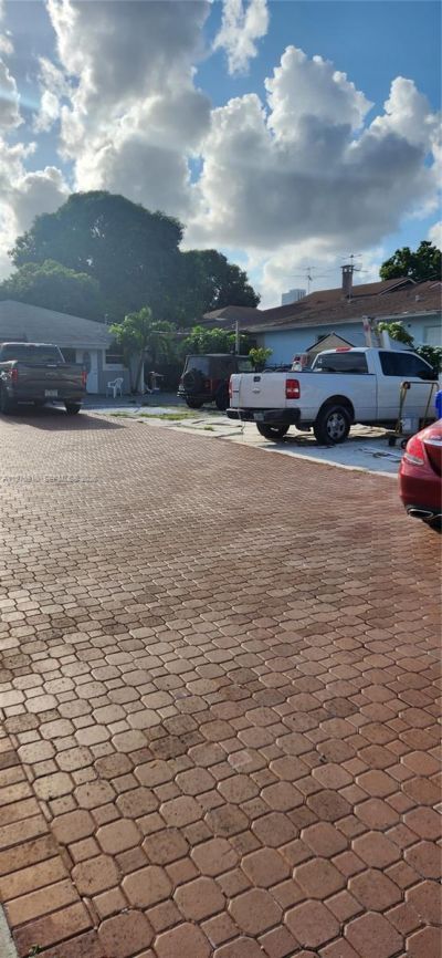 150 NW 17th Ct , Miami, FL 33125 Photo