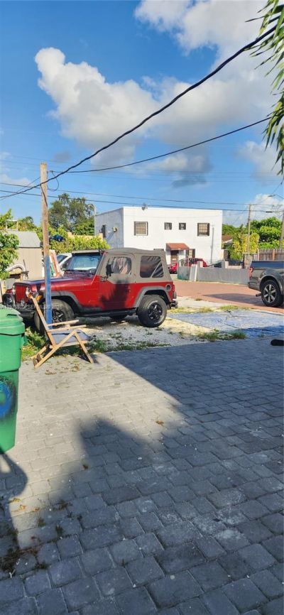 150 NW 17th Ct , Miami, FL 33125 Photo