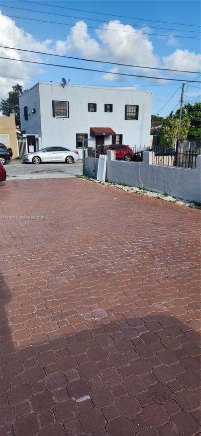 150 NW 17th Ct , Miami, FL 33125 Photo