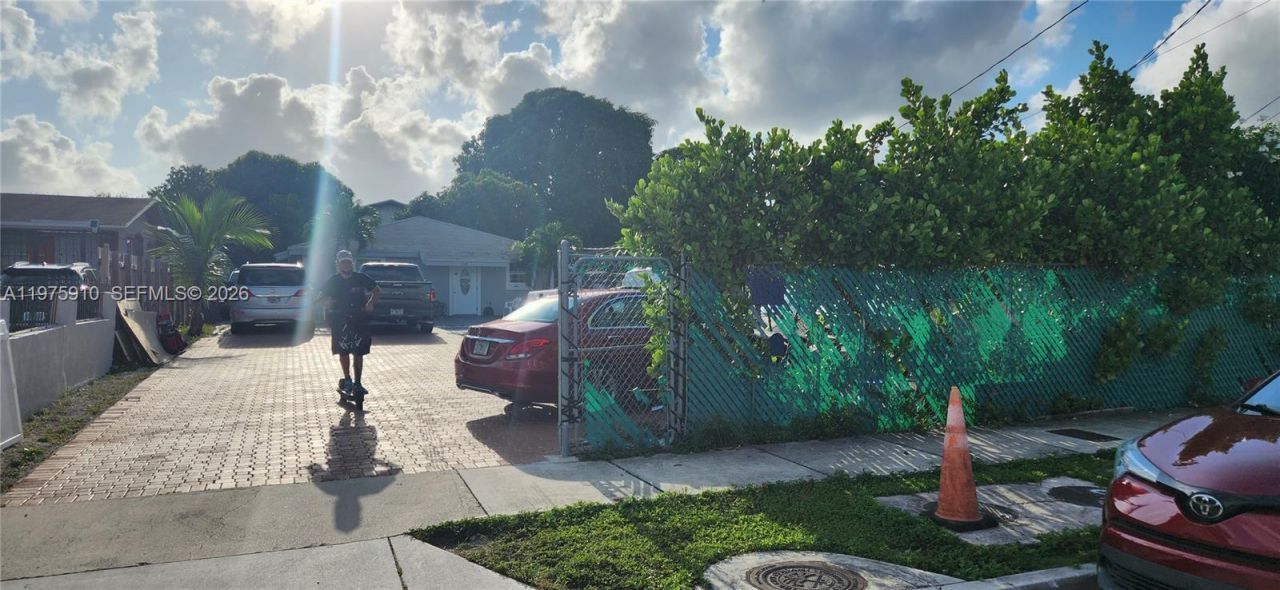 150 NW 17th Ct , Miami, FL 33125 Photo