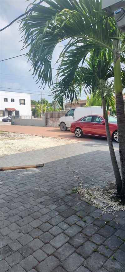 150 NW 17th Ct , Miami, FL 33125 Photo