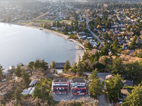 2737 Tudor Ave, Unit 2, Saanich, BC V8N 1L6