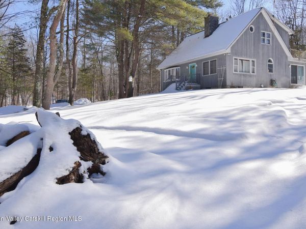 94 Hilltop Road, Rhinebeck, NY 12572