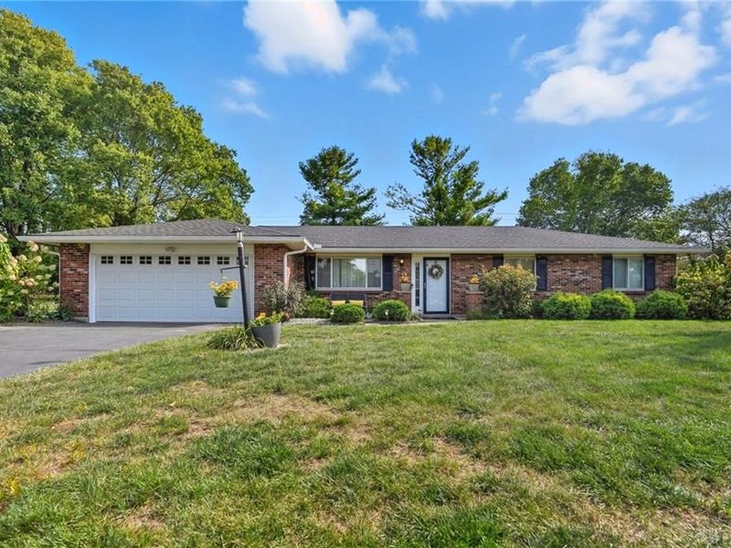 631 Augusta Drive, Fairborn, OH 45324 Photo 1