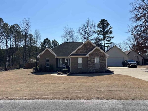 97 Janice Ln, Florence, AL