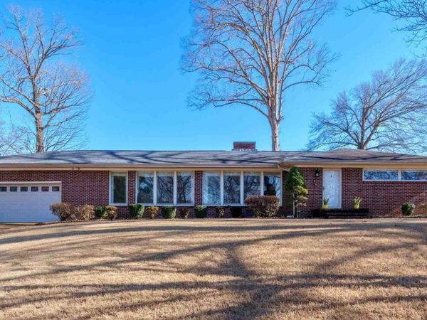 3306 19th Ave, Sheffield, AL