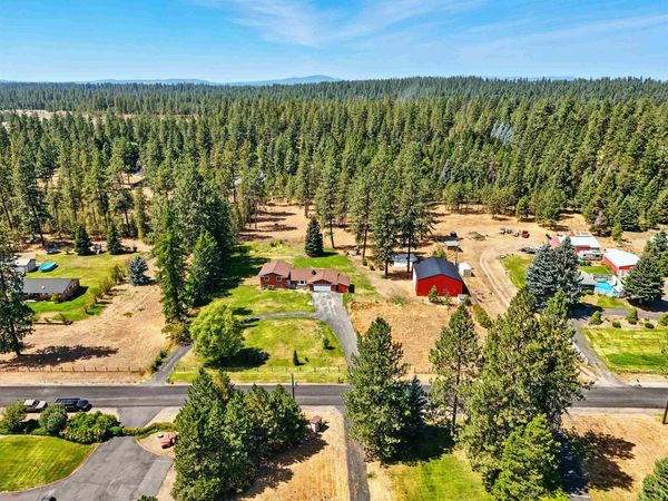 27509 N Bear Lake Rd, Chattaroy, WA 99003