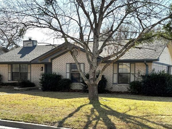 1100 Meadow Drive , Athens, TX 75751