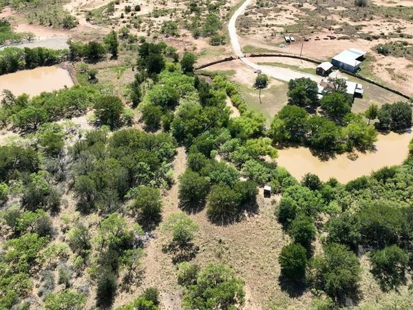 324 PR 2621 , Santa Anna, TX 76878