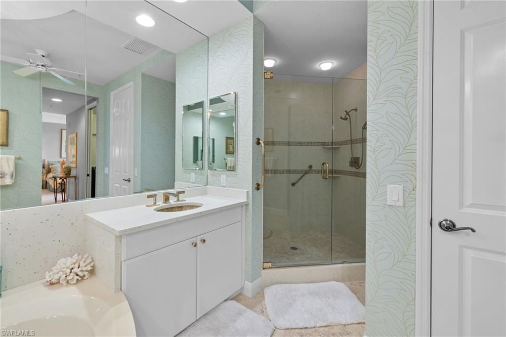 430 Cove Tower Dr, Unit 1501, Naples, FL 34110 Photo