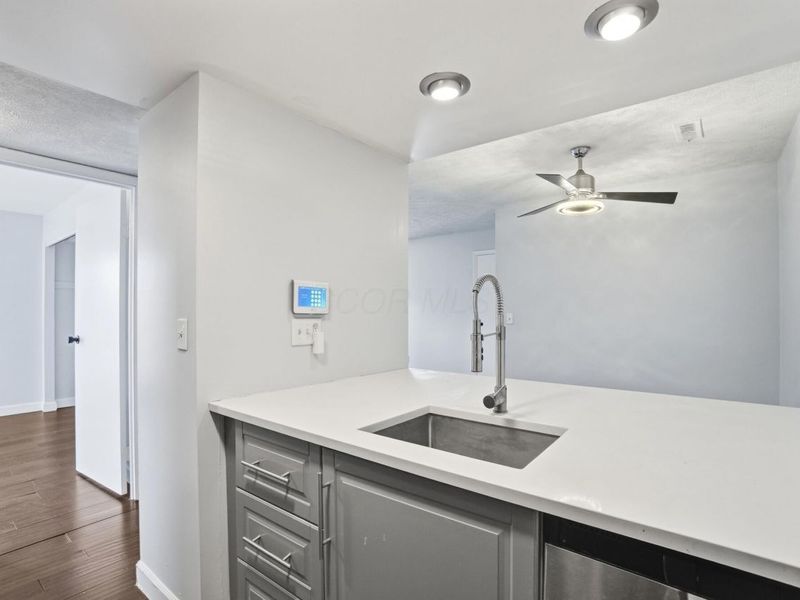 1094 Merrimar Circle S, Unit A, Columbus, OH 43220 Photo 19