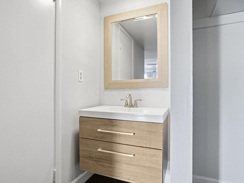 1094 Merrimar Circle S, Unit A, Columbus, OH 43220 Photo 26