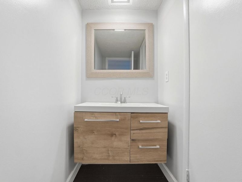 1094 Merrimar Circle S, Unit A, Columbus, OH 43220 Photo 28